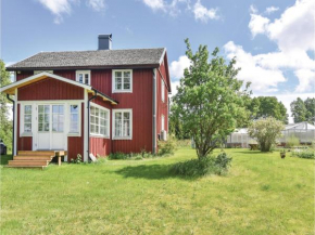 Three-Bedroom Holiday Home in Dalskog